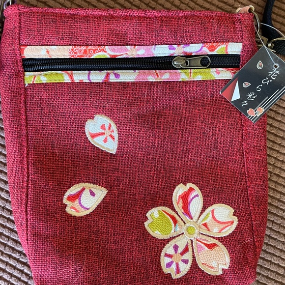 Yutaka Esse Co. Handbags - PRICE DROP! NWT  Boho canvas shoulder bag with floral appliqués